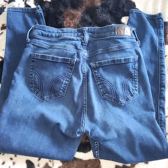 Hollister Curvy High-Rise Dark Rinse Super Skinny Jeans - Picture 2 of 3